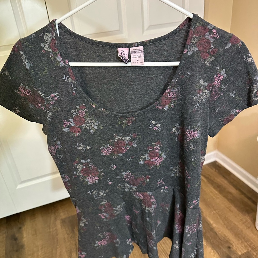 Love on a Hanger Green Short Sleeve Tee